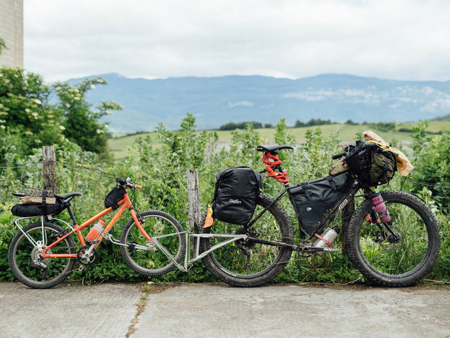 Mount FollowMe on the bike 